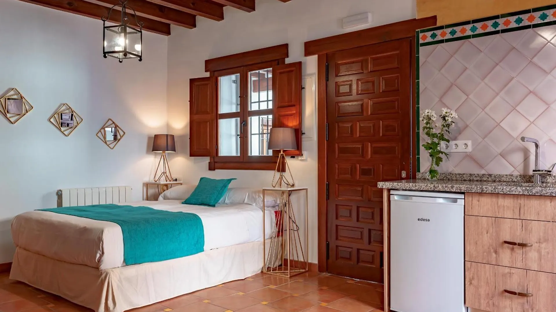 Suites Casa De Las Columnas Granada Spain